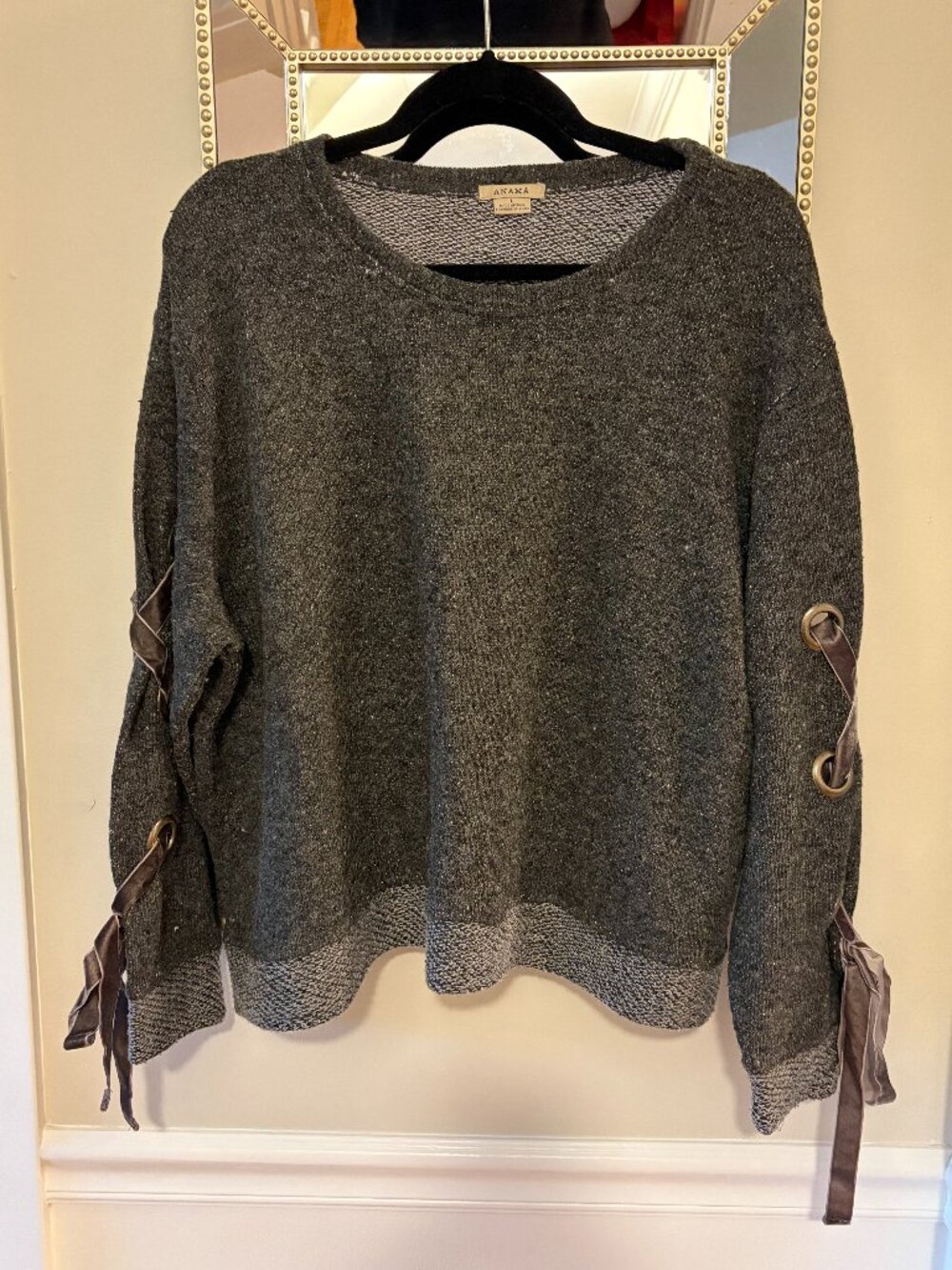 Sweatshirt with Ribbon Tie Sleeves, Size L